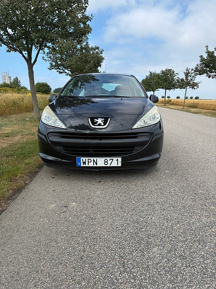 Peugeot 207 2 of 11