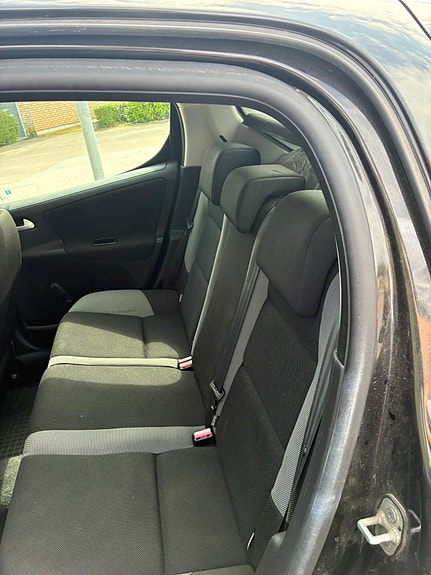 Peugeot 207 9 of 11