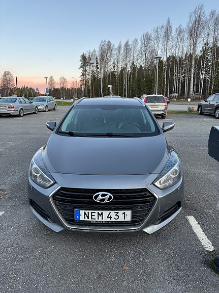 Hyundai i40 2 of 7