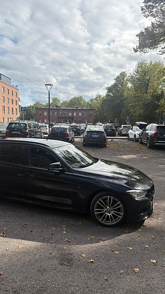 BMW 320d 3 of 6