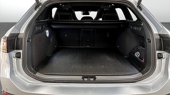 Volkswagen Passat 12 of 12