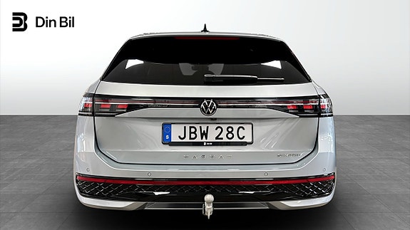 Volkswagen Passat 5 of 12