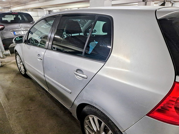 Volkswagen Golf VI 3 of 4