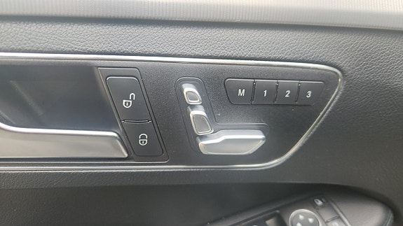 Mercedes-Benz E350 14 of 16