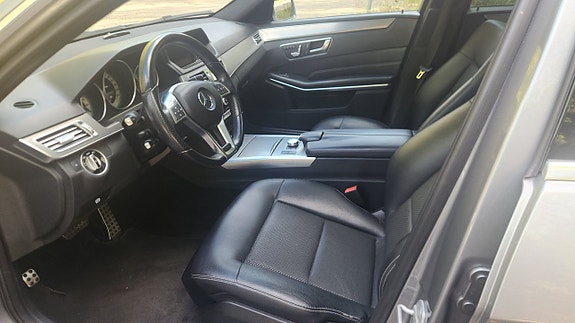 Mercedes-Benz E350 10 of 16