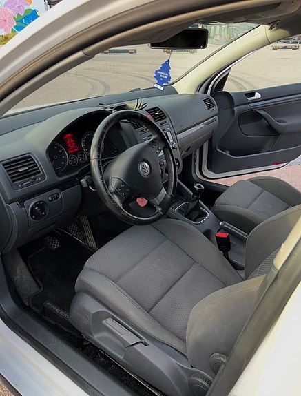 Volkswagen Golf V 6 of 9