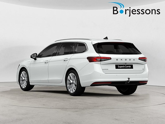 Skoda Superb 3 of 8