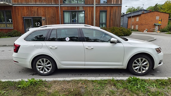 Skoda Octavia 3 of 9