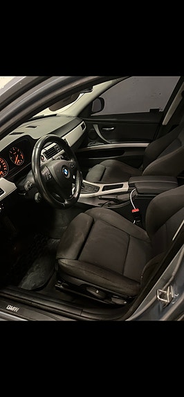 BMW 320d 4 of 4
