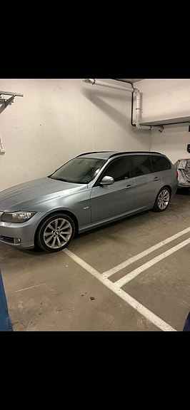 BMW 320d 3 of 4