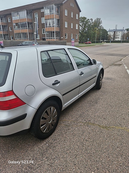 Volkswagen Golf IV 2 of 5
