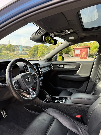 Volvo XC40 5 of 11