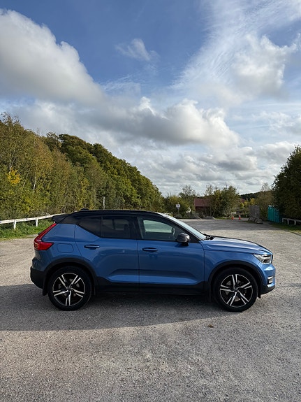 Volvo XC40 3 of 11