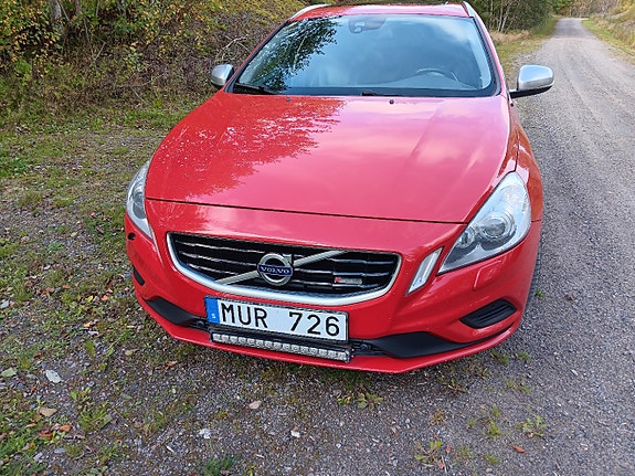 Volvo V60 2 of 7
