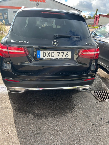 Mercedes-Benz GLC250 d 2 of 7