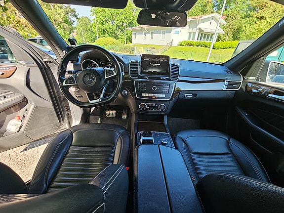 Mercedes-Benz GLS350 d 5 of 8