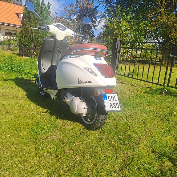 Piaggio Vespa primavera 2 t 4 of 9