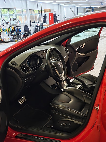 Volvo V40 10 of 19