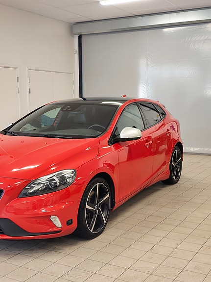 Volvo V40 4 of 19