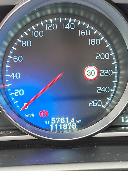 Volvo V40 13 of 19