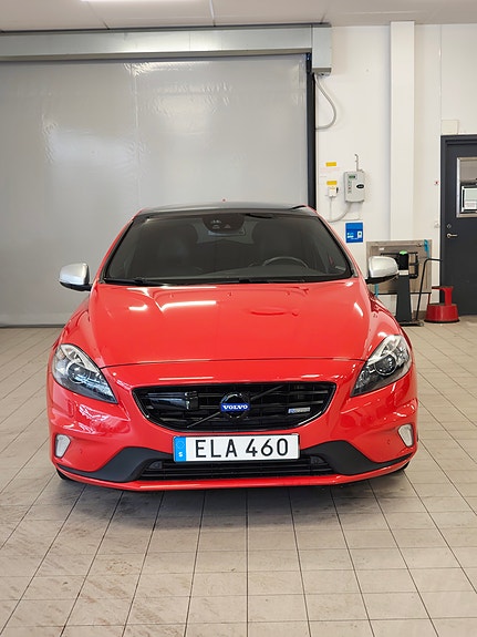Volvo V40 3 of 19