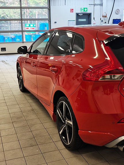 Volvo V40 8 of 19