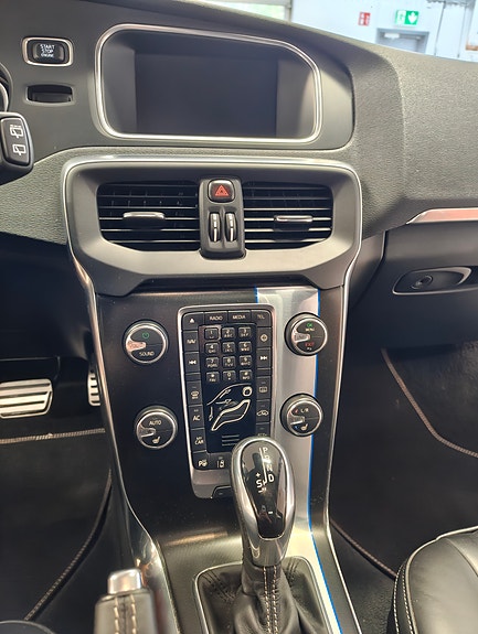 Volvo V40 14 of 19