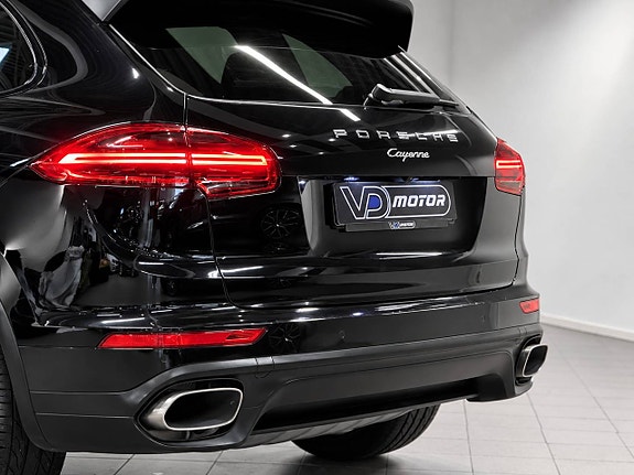 Porsche Cayenne 13 of 26