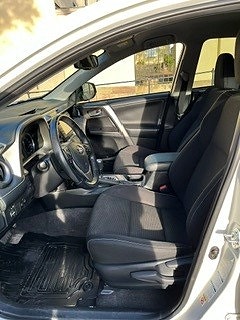 Toyota RAV4 6 of 8