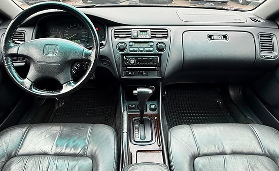 Honda Accord 7 of 12