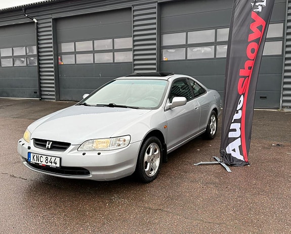 Honda Accord 2 of 12