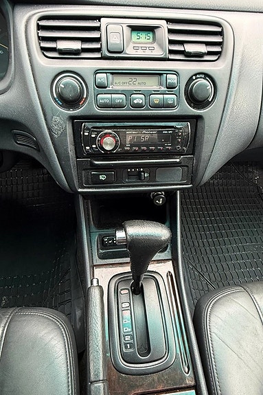 Honda Accord 10 of 12