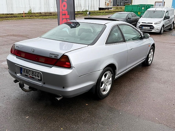 Honda Accord 3 of 12