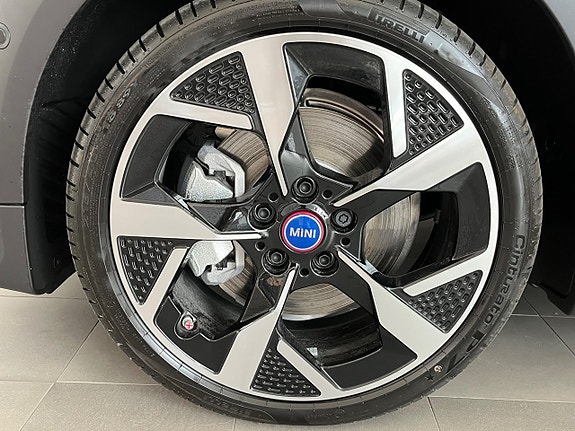 MINI Cooper S 5 of 13