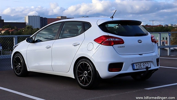 Kia Ceed 3 of 17