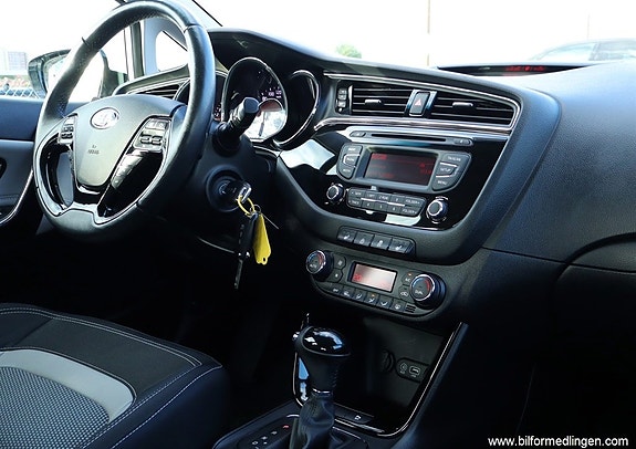 Kia Ceed 10 of 17