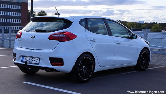 Kia Ceed 4 of 17