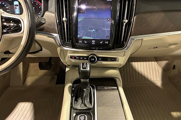 Volvo V90 Cross Country 12 of 21