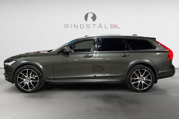 Volvo V90 Cross Country 3 of 21