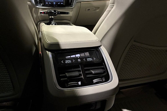 Volvo V90 Cross Country 19 of 21