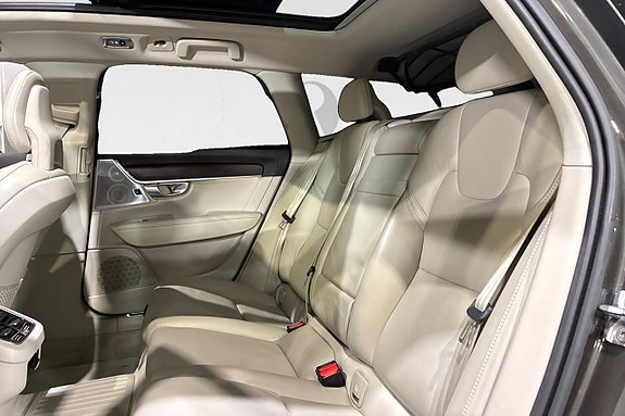 Volvo V90 Cross Country 14 of 21