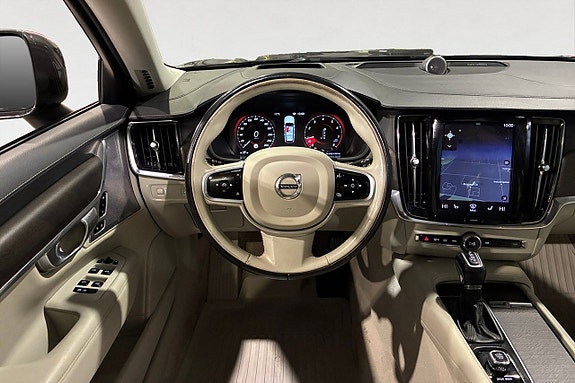 Volvo V90 Cross Country 13 of 21