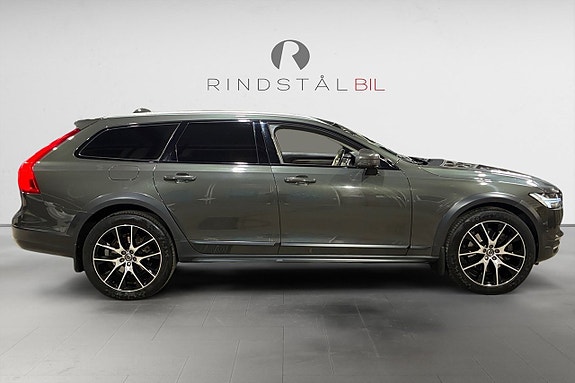 Volvo V90 Cross Country 7 of 21