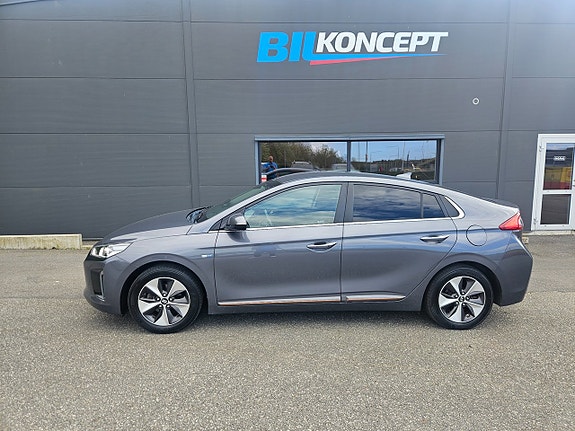 Hyundai IONIQ 2 of 29
