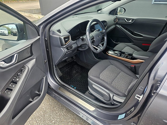 Hyundai IONIQ 15 of 29