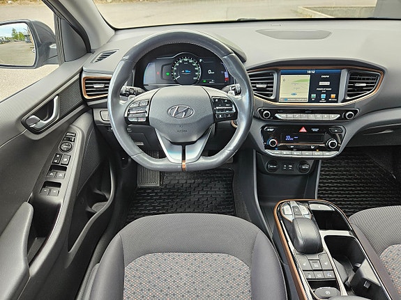 Hyundai IONIQ 28 of 29