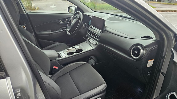 Hyundai Kona 9 of 28