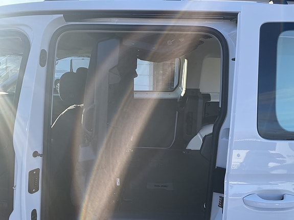 Volkswagen Caddy Maxi 14 of 14