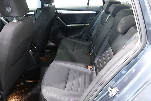 Skoda Octavia 8 of 16