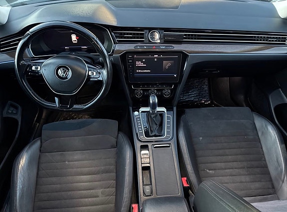 Volkswagen Passat 6 of 12
